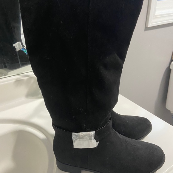 Calf height black boots - Picture 2 of 4